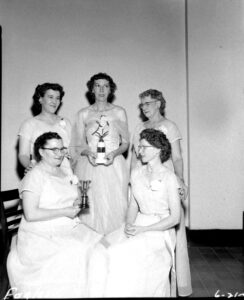 Eagles Lodge women, Jun 21 1955